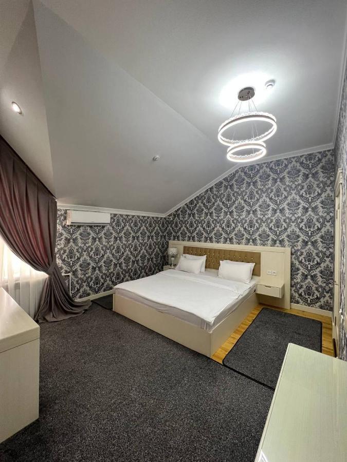 Hotel Afrosiyob Qarshi Bagian luar foto