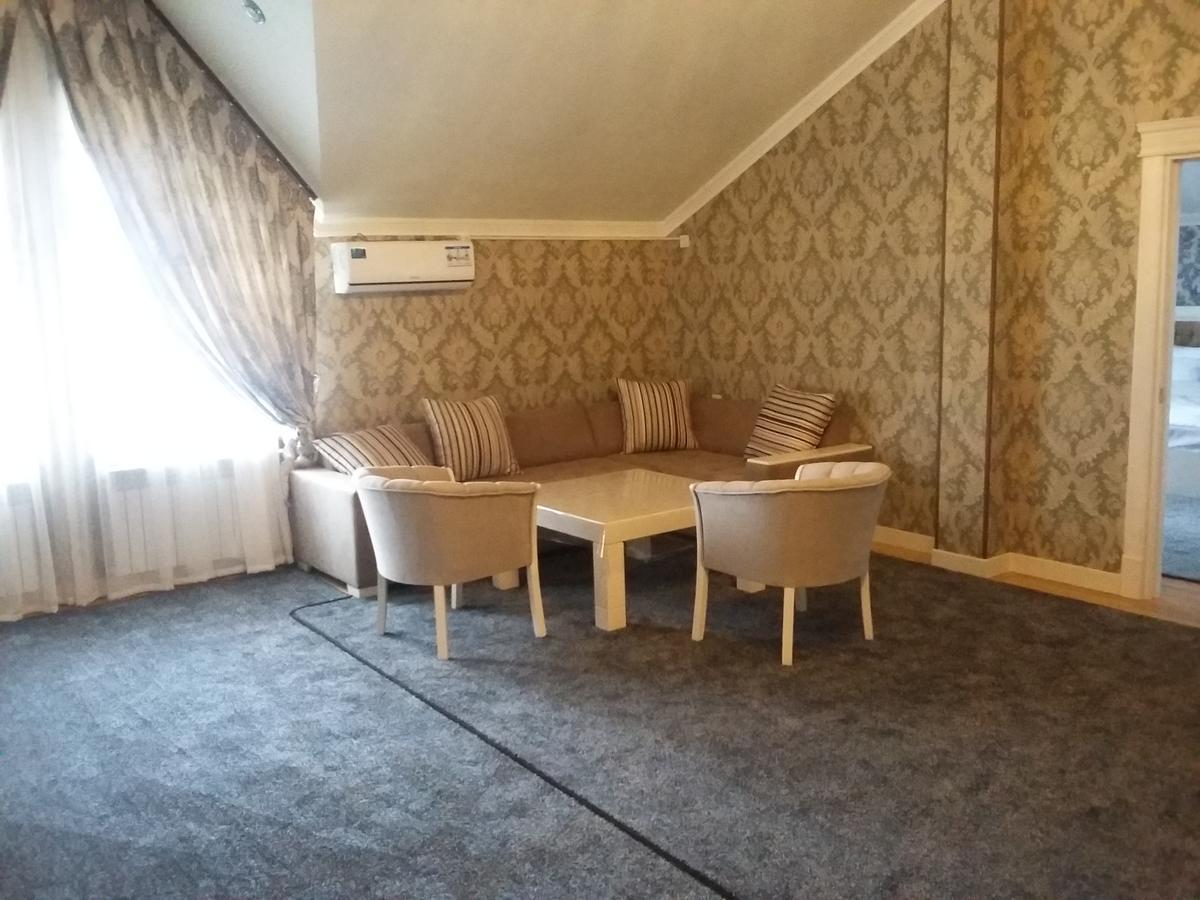 Hotel Afrosiyob Qarshi Bagian luar foto