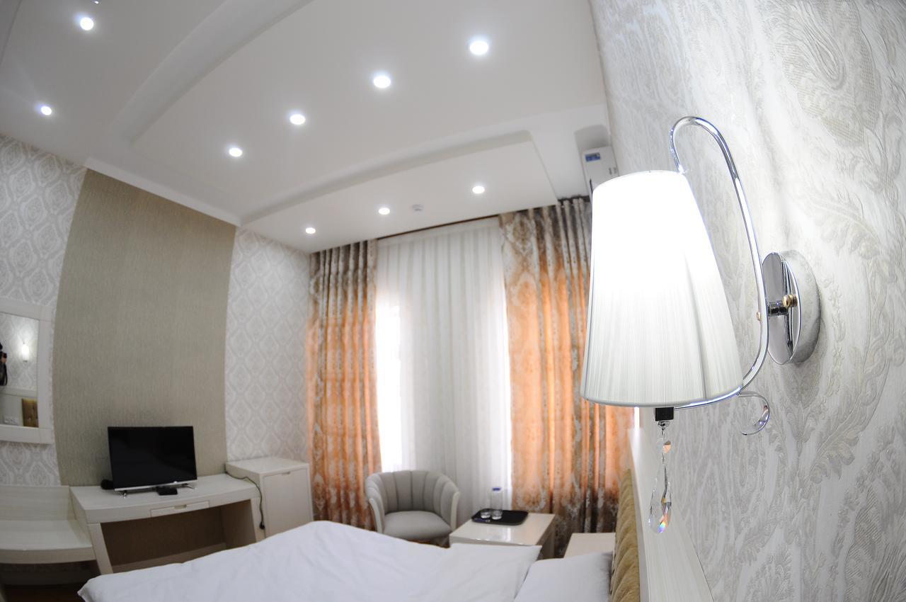Hotel Afrosiyob Qarshi Bagian luar foto