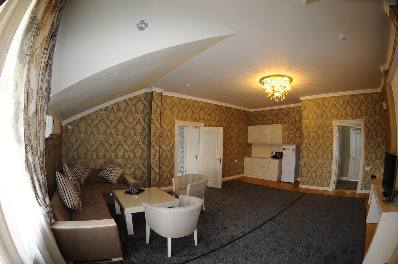 Hotel Afrosiyob Qarshi Bagian luar foto