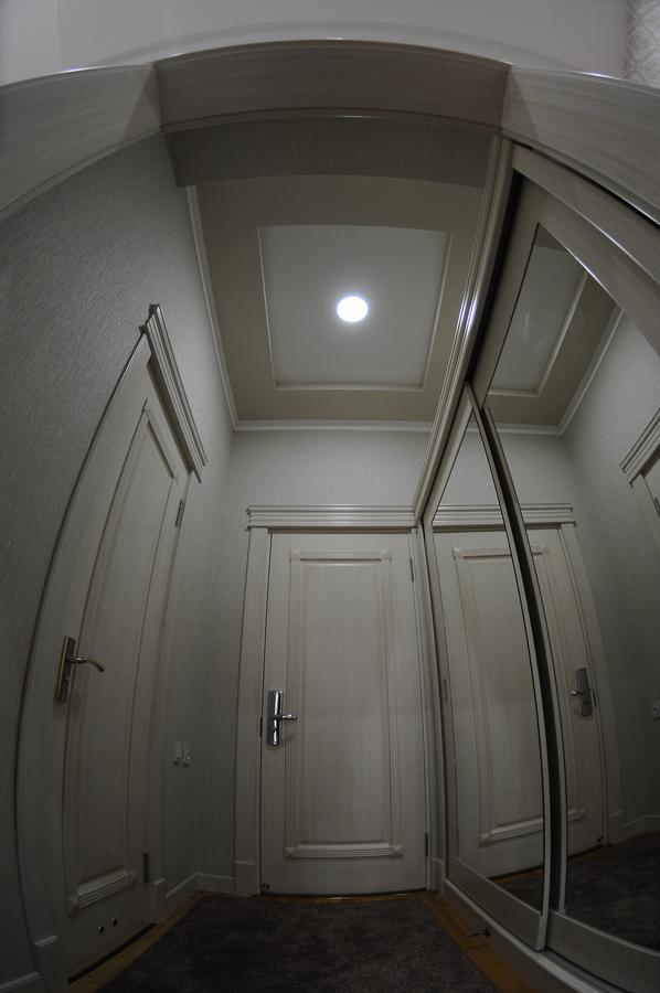 Hotel Afrosiyob Qarshi Bagian luar foto