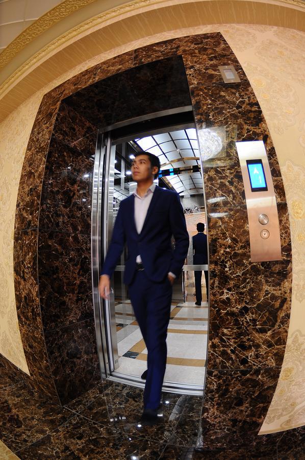 Hotel Afrosiyob Qarshi Bagian luar foto