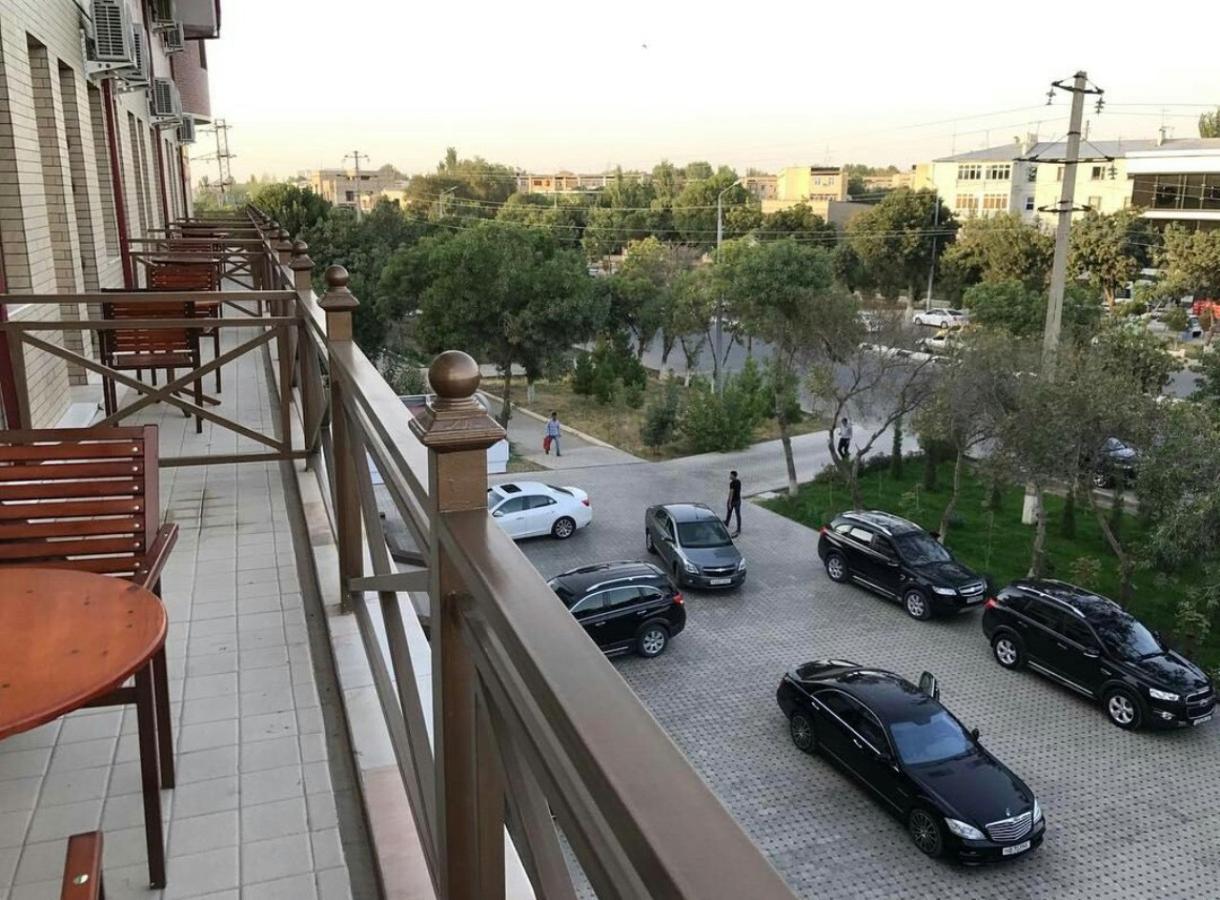 Hotel Afrosiyob Qarshi Bagian luar foto
