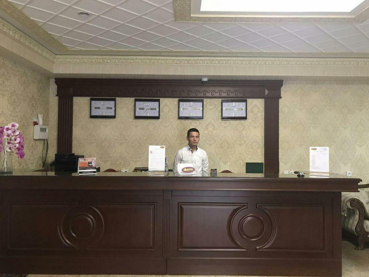 Hotel Afrosiyob Qarshi Bagian luar foto